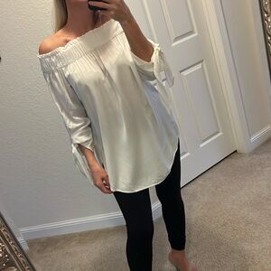 🌸H&MOFF-THE-SHOULDER TOP🌸 size 6 NWOT